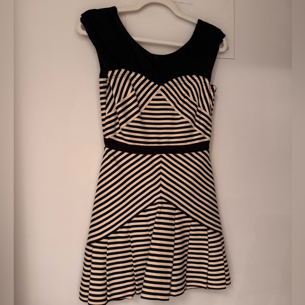 Elizabeth and James Angle Striped Vanessa Pleated Ruffle Mini Dress